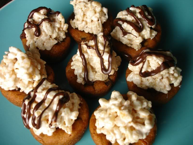 Cookie Cups with Rice Krispy Topping