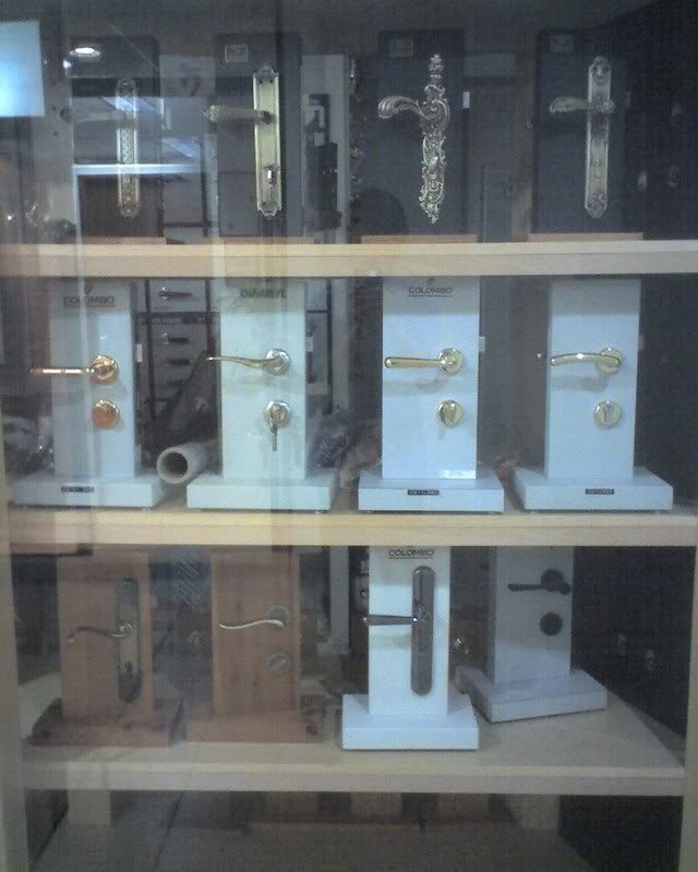 the door handle shop at china town point