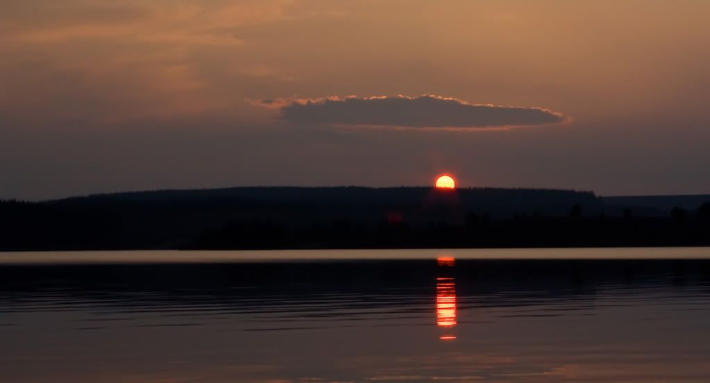 IMAGE: http://i114.photobucket.com/albums/n255/DON-T5/SUNSETBRENIG.jpg