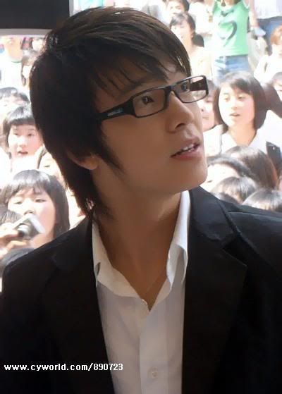 korean glasses. Donghae