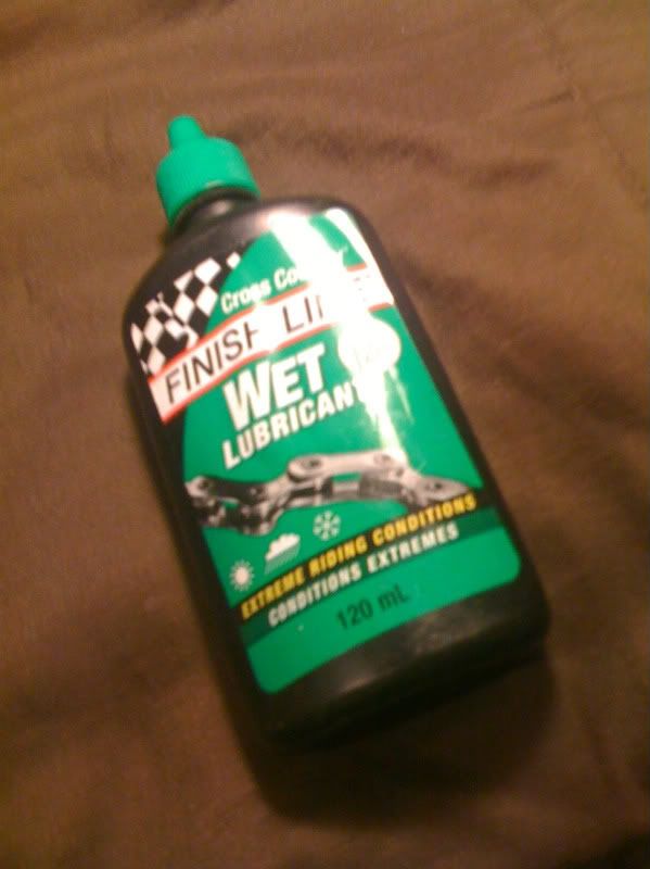 Grease or WD40 on tuners?