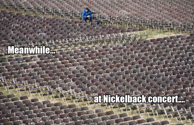 http://i114.photobucket.com/albums/n277/adst15/at-nickelback-concert.jpg