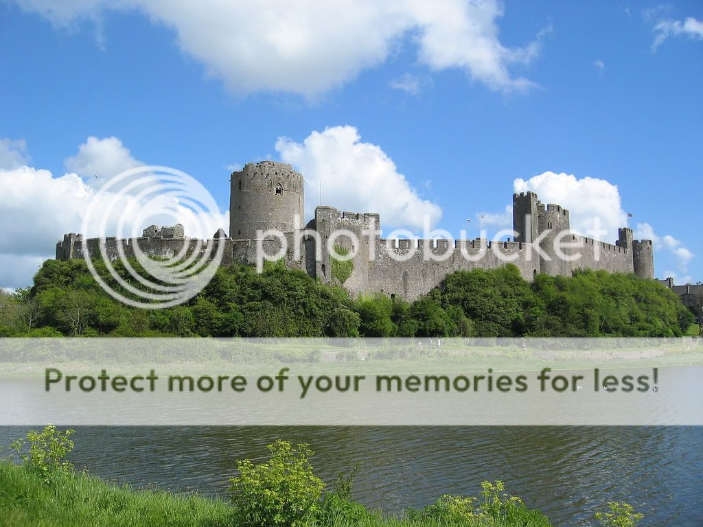 PembrokeCastle.jpg