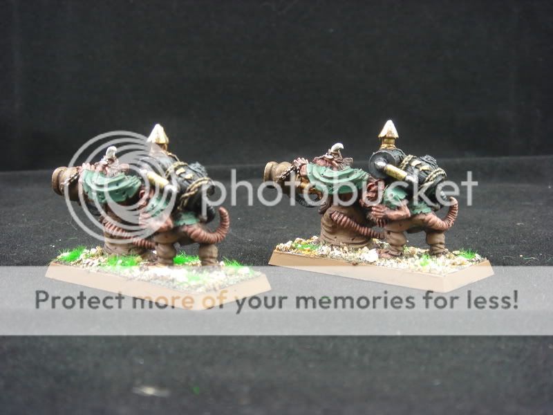 WarHammer Metallic Figures   Skaven Warpfire Thrower  