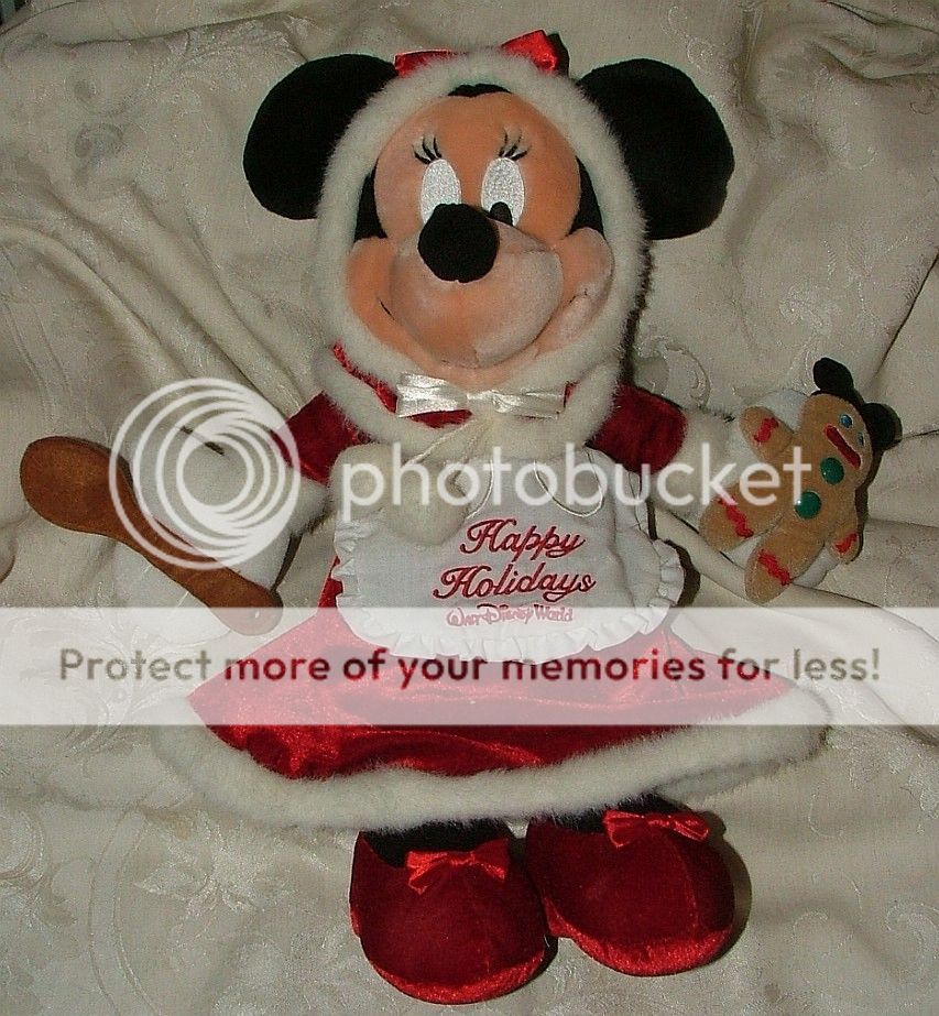Disney World MINNIE MOUSE Bakes Gingerbread Christmas  