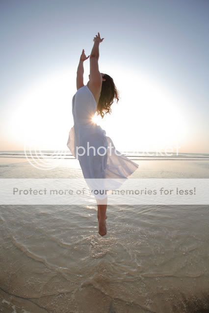 http://i114.photobucket.com/albums/n278/aleksel/dancing_2-REACHING1.jpg